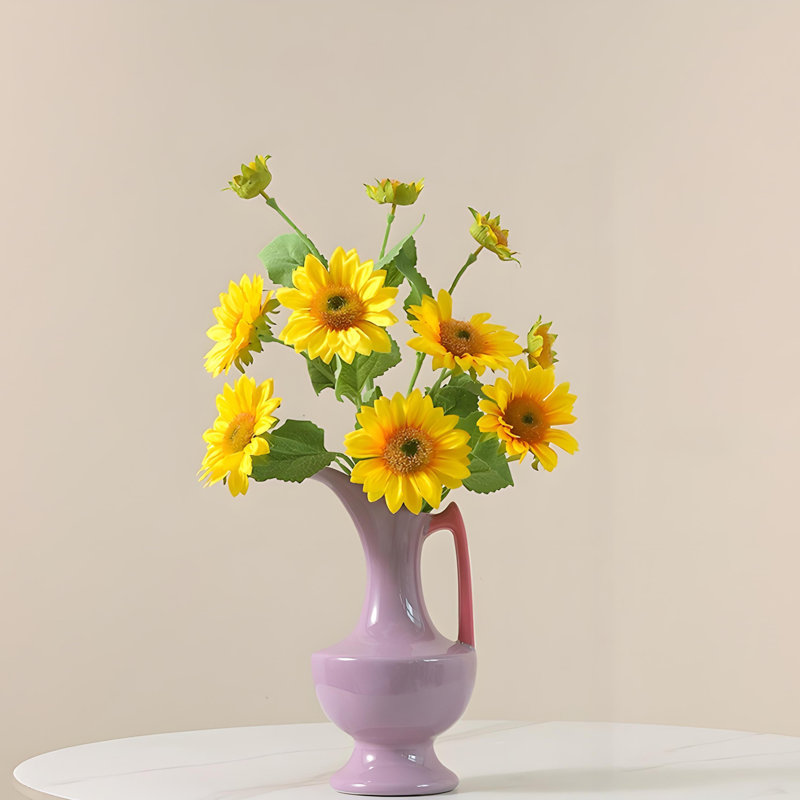Ornements de fleurs simulées
