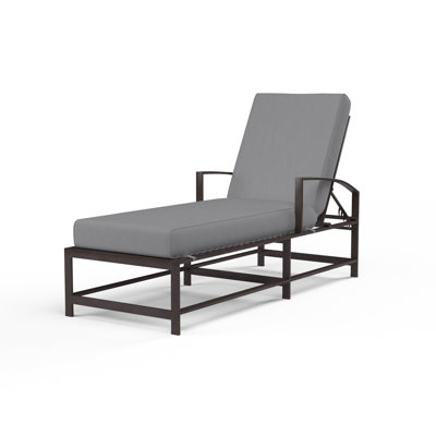 Chaise longue inclinable 72 po avec coussin Mulcahey Sunbrella