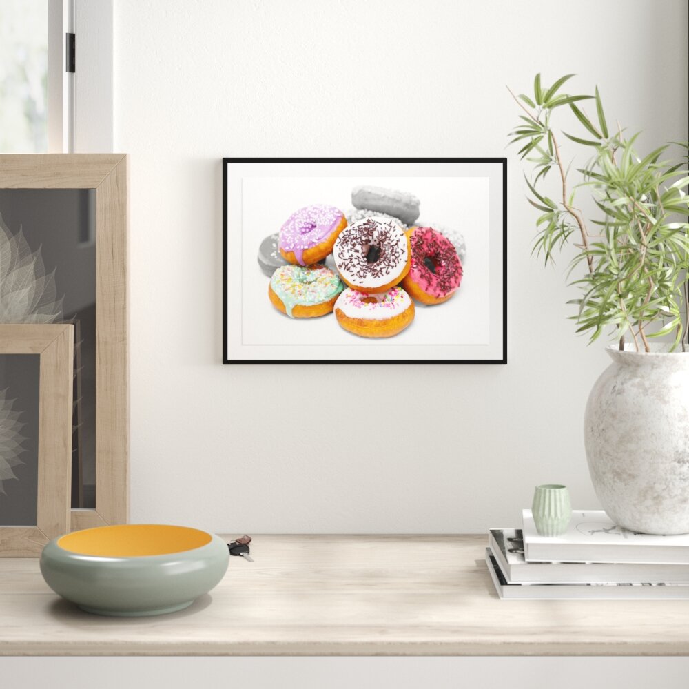 Gerahmtes Fotoposter "Glasierter Donut mit Streuseln