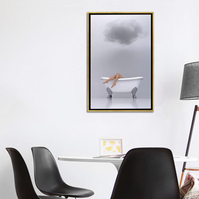 «Woman Relaxing in the Bath» par Mike Kyiv - reproduction de photo