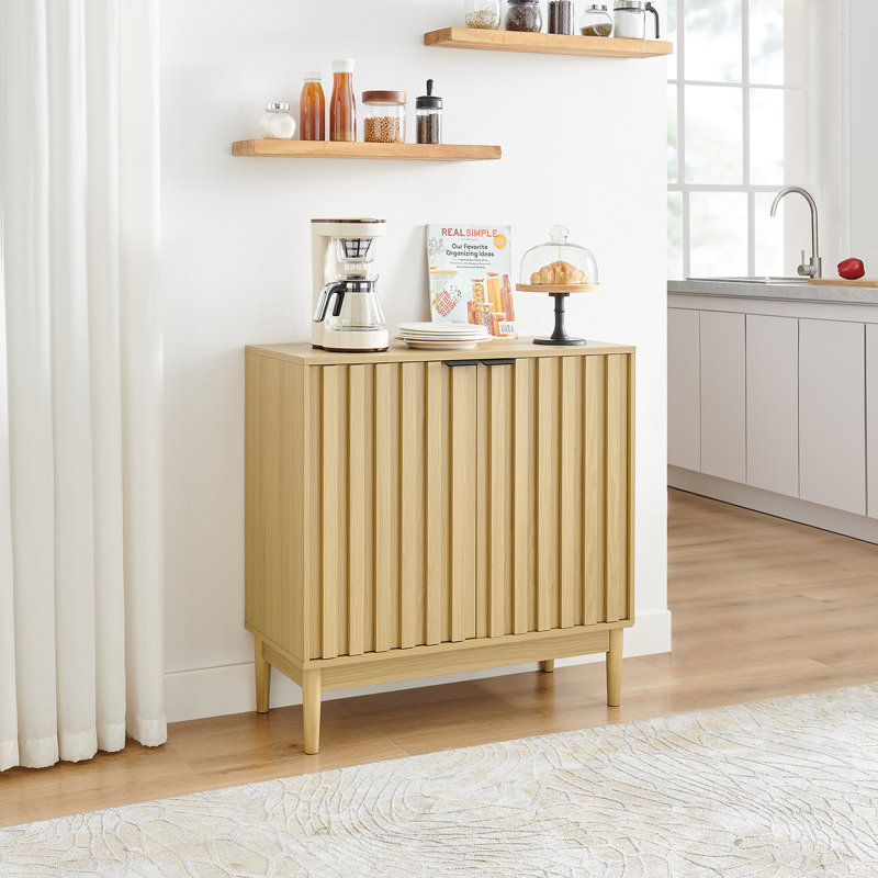 Buffet à portes cannelées 31,5 po Kharri, Bois de chêne, Noir satiné