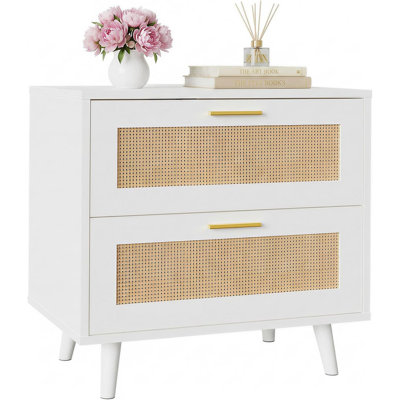 Table de chevet 23,6 po en rotin avec station de charge, table de chevet à 2 tiroirs avec 2 prises CA et 2 ports USB, rangement blanc Boho