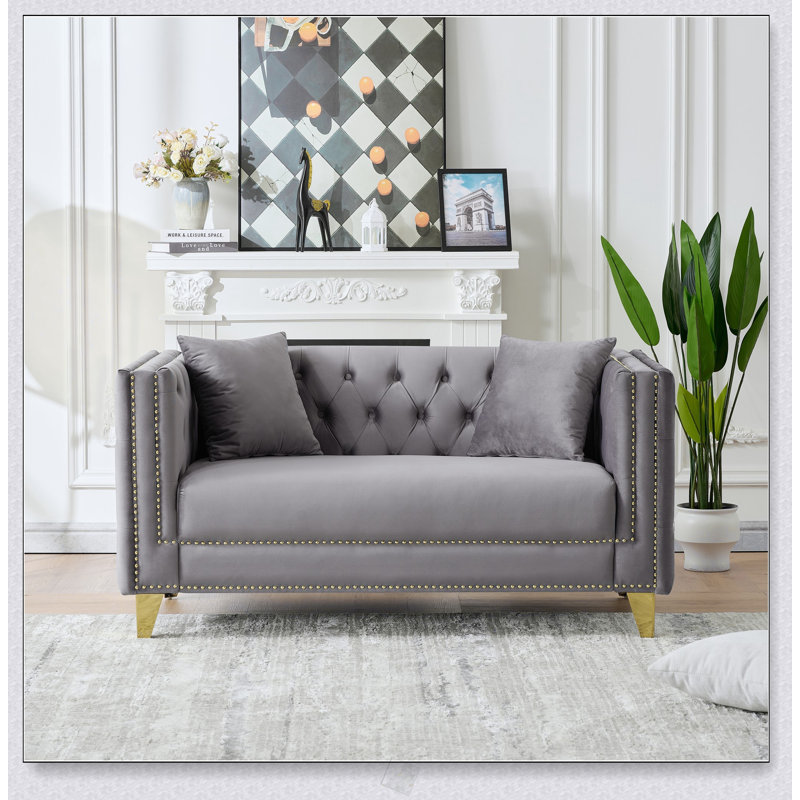 Canapé Chesterfield en velours 2 places avec siège profond, capitonnage à boutons et garniture cloutée pour une élégance moderne