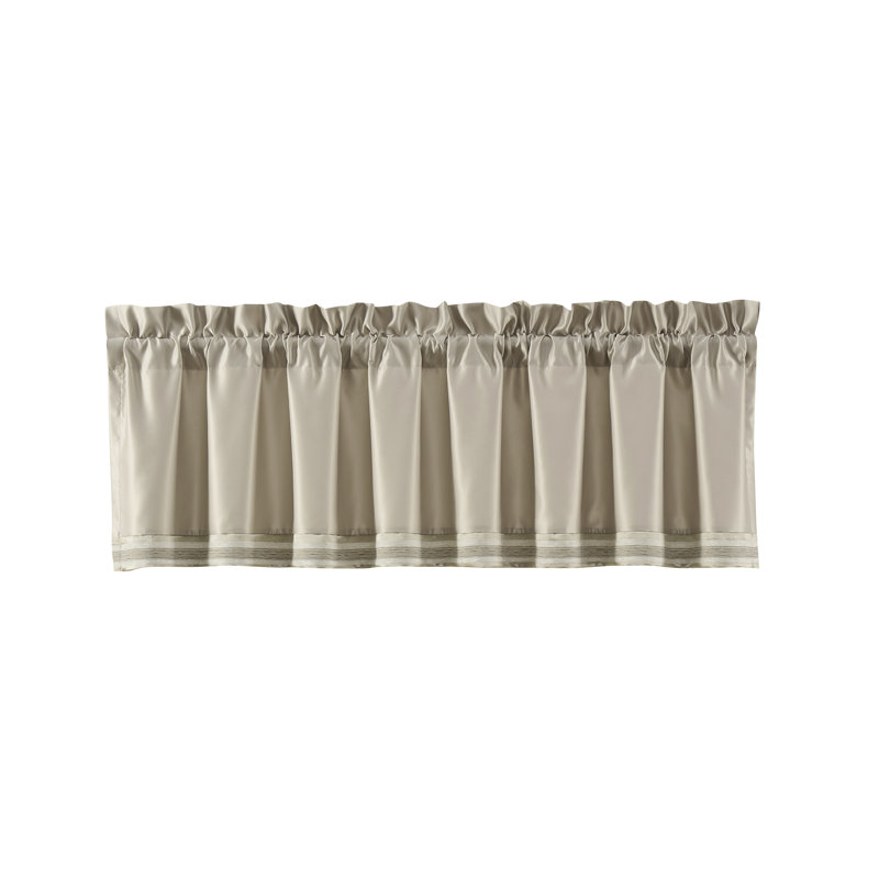 AVENUE WINDOW STRAIGHT VALANCE