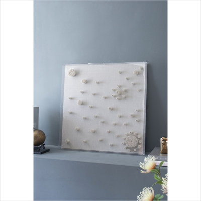 Décoration murale pour salon ou entrée, avec cadre vitrine, 60 x 5 x 60 cm, spirales en tissu sur support en lin