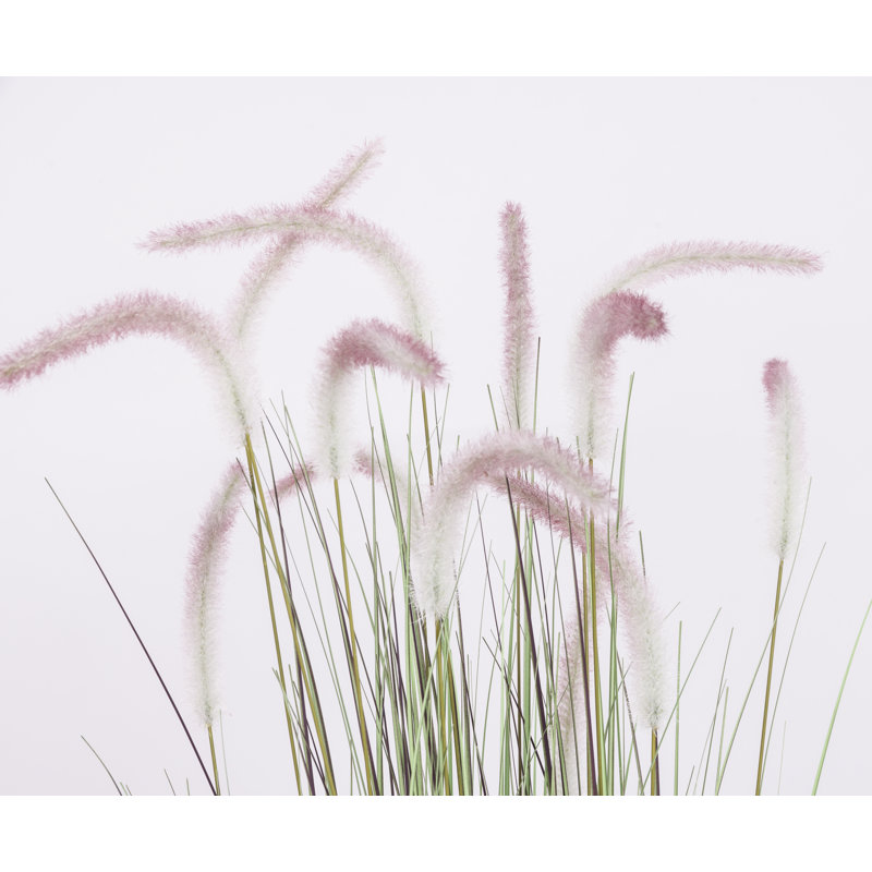 Herbe artificielle 67,75 po dans un pot à fleurs blanc