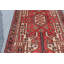 Tapis unique en laine noué à la main des années 1950 de 4 pi 4 po x 6 pi 9 po en rouge / beige / vert