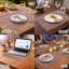 Protecteurs de table lavables résistants à la chaleur pour napperons en PVC beige -435926074