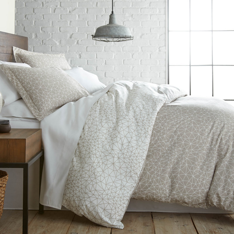 Geometric Maze Oversized Reversible Microfiber Comforter Set by Southshore Fine Linens, King Comforter + 2 Shams, Taupe