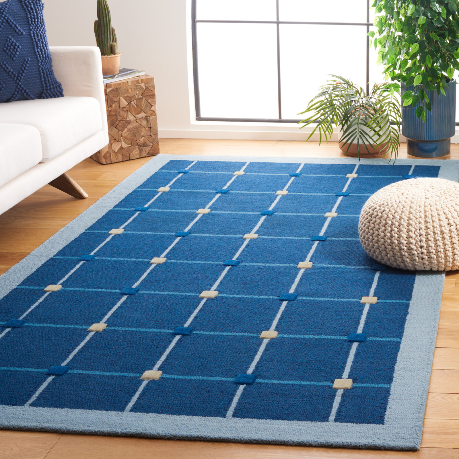 Elway Hand-Woven Checkered Rug, Rectangle 6' x 9'