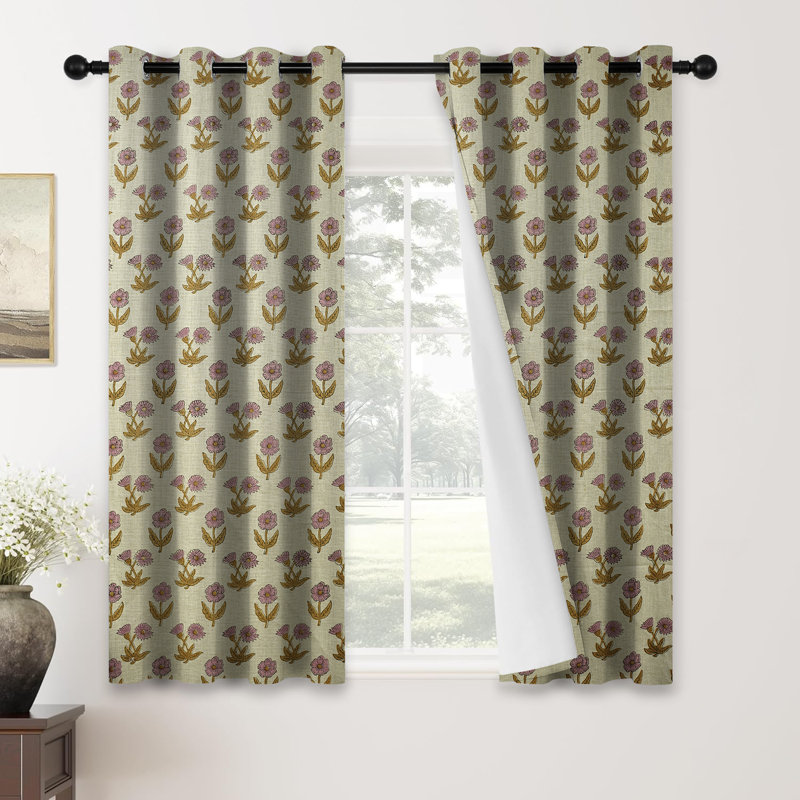 Rideau à œillets occultant rose et brun à motif floral imprimé à la main Kirti, L 54 po x L 72 po
