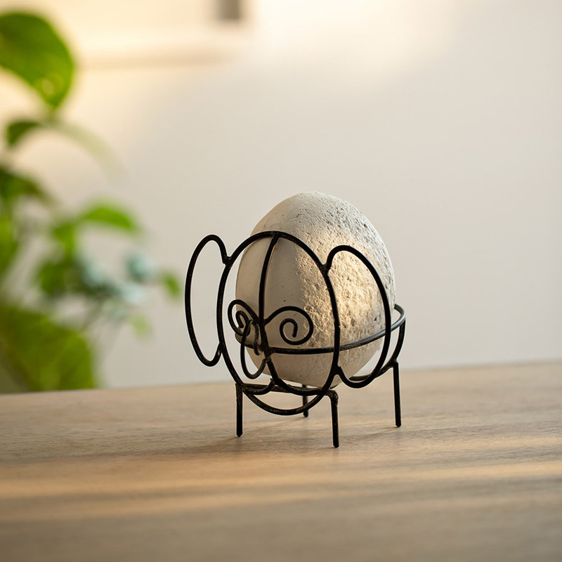 Figurines & Sculptures