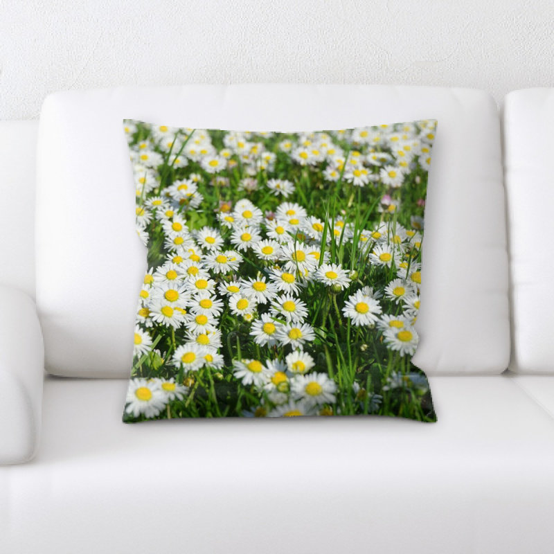 Daisy Throw Pillow