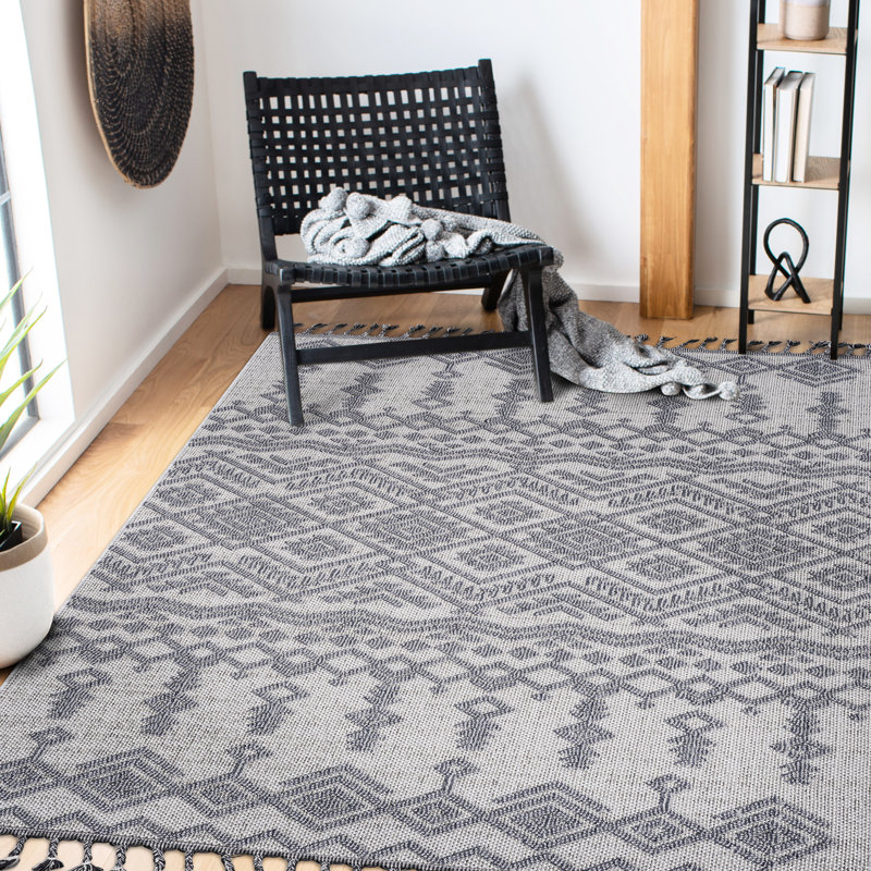Loom & 5X7 Area Rug In White/Gray, Stain , Non-Shedding, And Pet-, For Multiple Rooms, Easy To Clean , Medium Pile, Cotton Backing, Latex- Collection White/Gray Rug, Living, Dining, Bedroom, Entry,