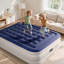 Matelas gonflable bleu et blanc avec pompe intégrée-2023130731