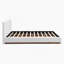 Élégant lit tapissier en tissu blanc avec base en bois massif, idéal pour le confort et la durabilité, très grand-861211553-861211557