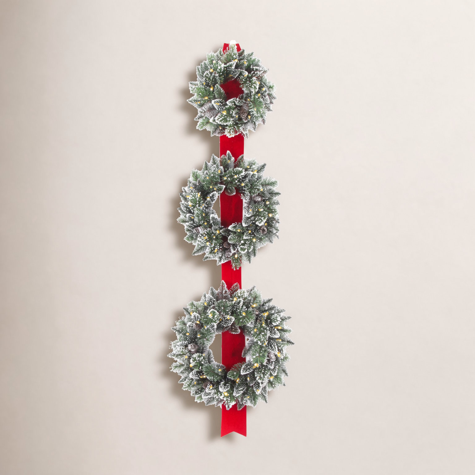 26" Handcrafted Pre-Lit Pinecone Christmas Wreath