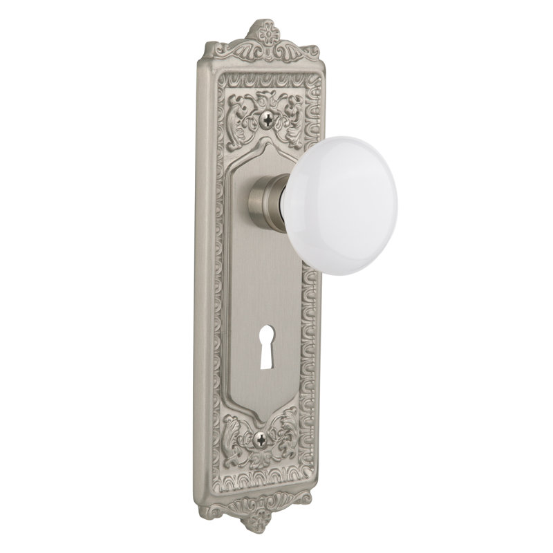 Assiette à œuf et fléchettes Nostalgic Warehouse avec trou de serrure décoratif et bouton de porte en porcelaine blanche
