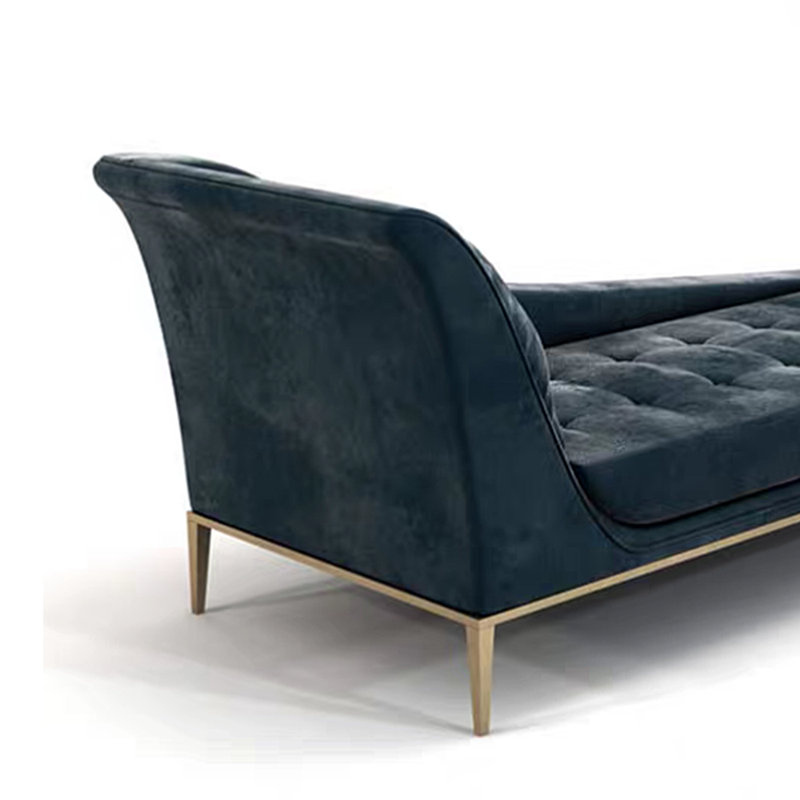 Chaise élégante et moderne, Accoudoir à gauche (vu de face)