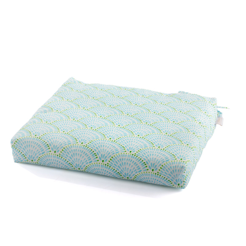 Coussin de chaise pour l'extérieur Lillian, Coquilles d'aquarelle turquoise