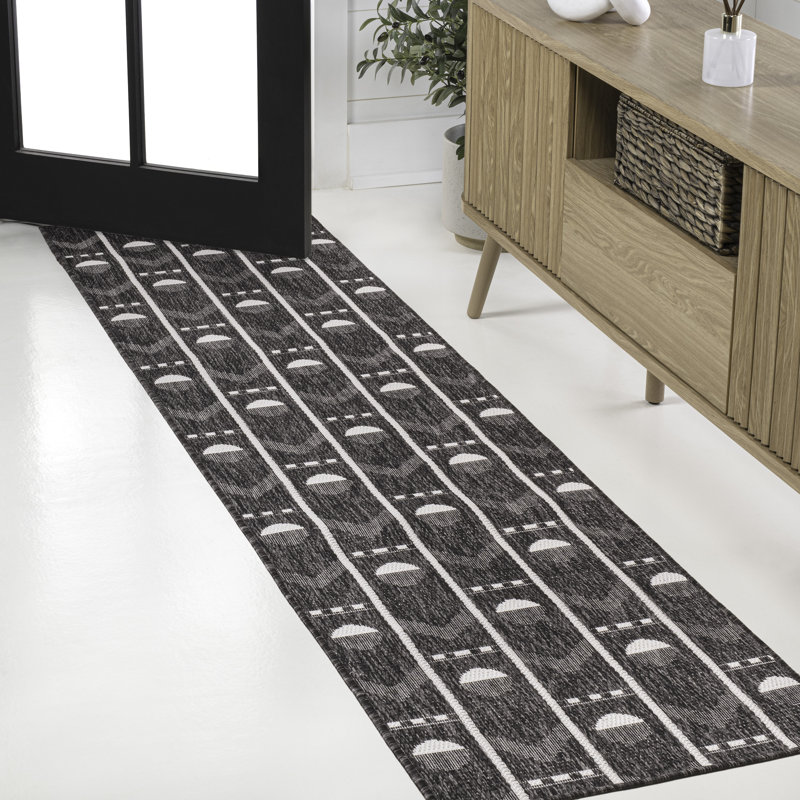 Tapis intérieur / extérieur moderne géométrique noir / crème Matthew, Tapis de couloir 2 pi x 7 pi 10 po