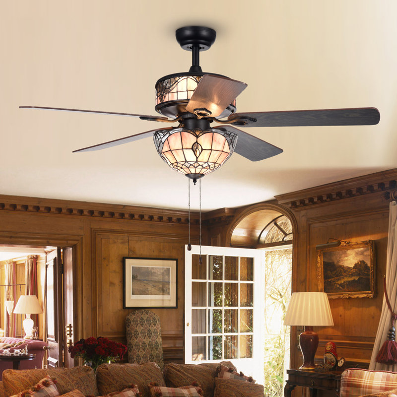 Ventilateur de plafond standard à 5 pales de 15 po avec chaîne de traction et ensemble d'éclairage inclus Cerny