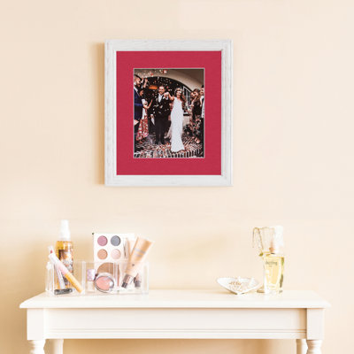 Cadre photo Arttoframes 8 po x 12 po blanc cassé délavé sur bois de frêne avec passe-partout simple de 2 po disponible en plus de 60 couleurs, pour des photos de 8 po x 12 po avec le tapis ou des photos de 12 po x 16 po sans le tapis