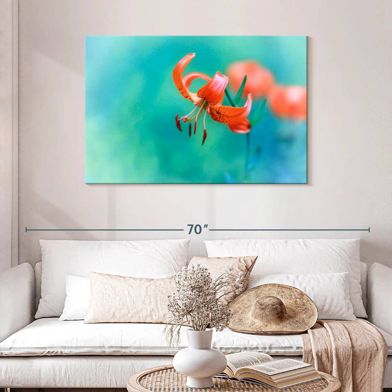 Harnek Exquisite Lily Flower