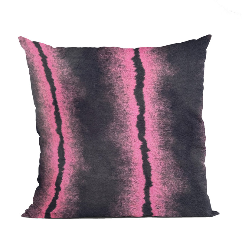 Housse de coussin carré en polyester / mélange de polyester Fluffy Fields, Fuchsia / noir, 22 po x 22 po, Carré