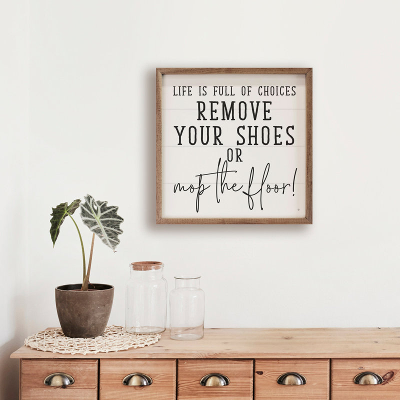 Remove Your Shoes, H 8 po x l 8 po