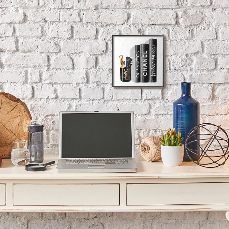 «Fashion Designer Makook Bookstack Black», impression, H 12 po x l 12 po x P 0,5 po, Giclée encadrée noir minuit