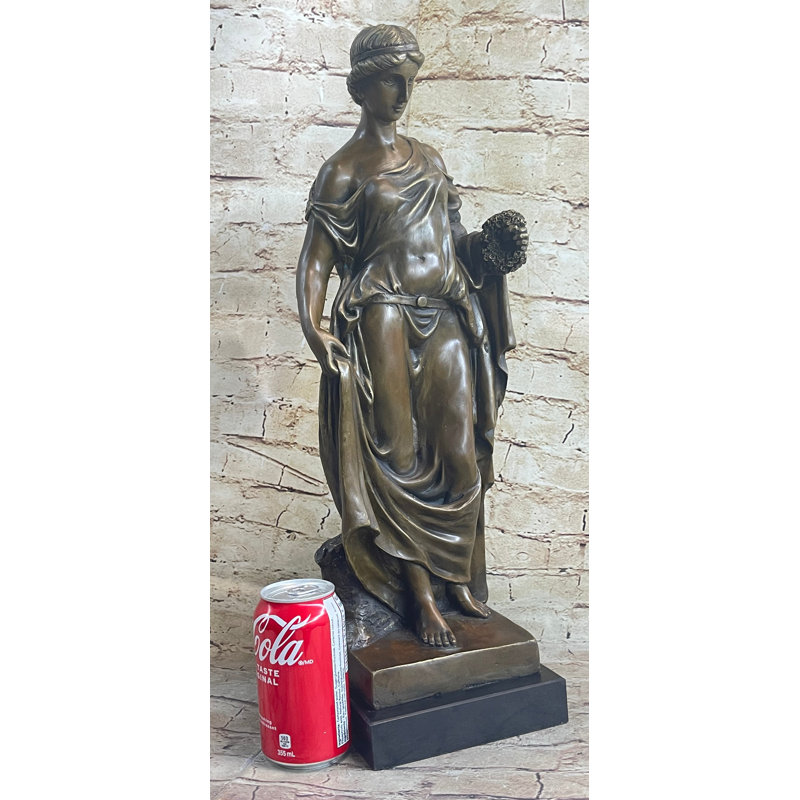 Tyrionna Figurines & Sculptures