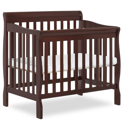 Sleigh Crib 3-in-1 Convertible Crib