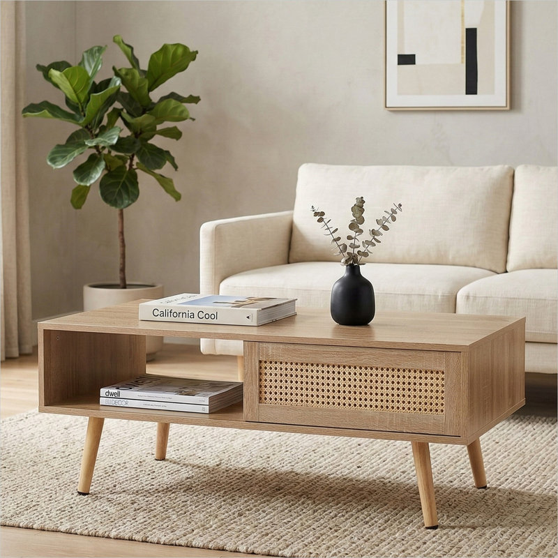 Table basse rectangulaire en rotin avec rangement à porte coulissante, finition aux tons naturels, largeur de 41,34 pouces