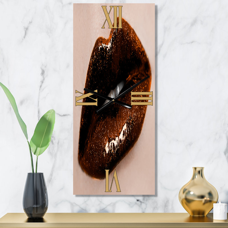 Gros plan sur une horloge murale, Grand