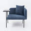 Chaise d'appoint rembourrée Minimalist avec table d'appoint intégrée et pieds en métal-1044670523
