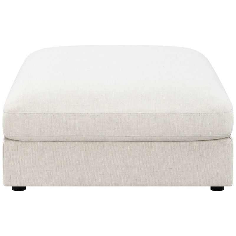 Carré beige recouvert d'un ton chaud, convenant à diverses combinaisons de meubles, rembourrage doux et cuir, décoration intérieure moderne idéale