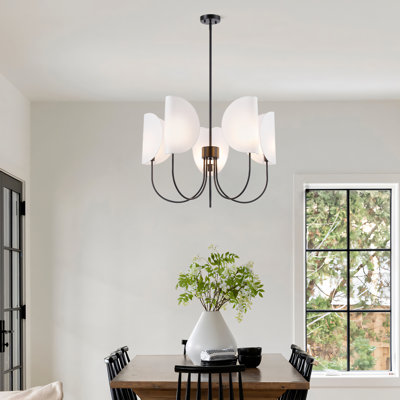 Lustre moderne à 5 lumières avec abat-jour en tissu blanc semi-ouvert Rodden