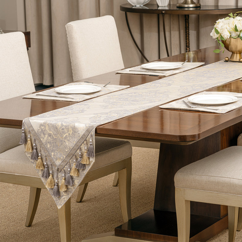 Chemin de table Damask Christmas, 72 po x 13 po