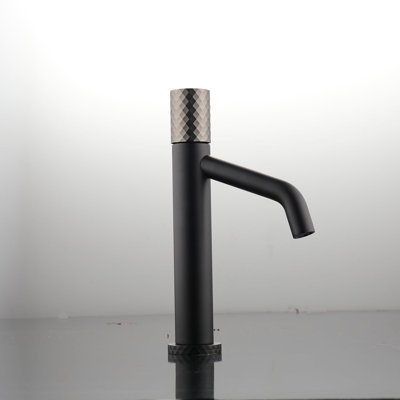 Single-Hole Single-handle Bathroom Faucet