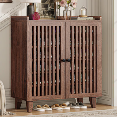 Armoire à chaussures à 6 niveaux avec portes à lattes et tablettes réglables, noyer