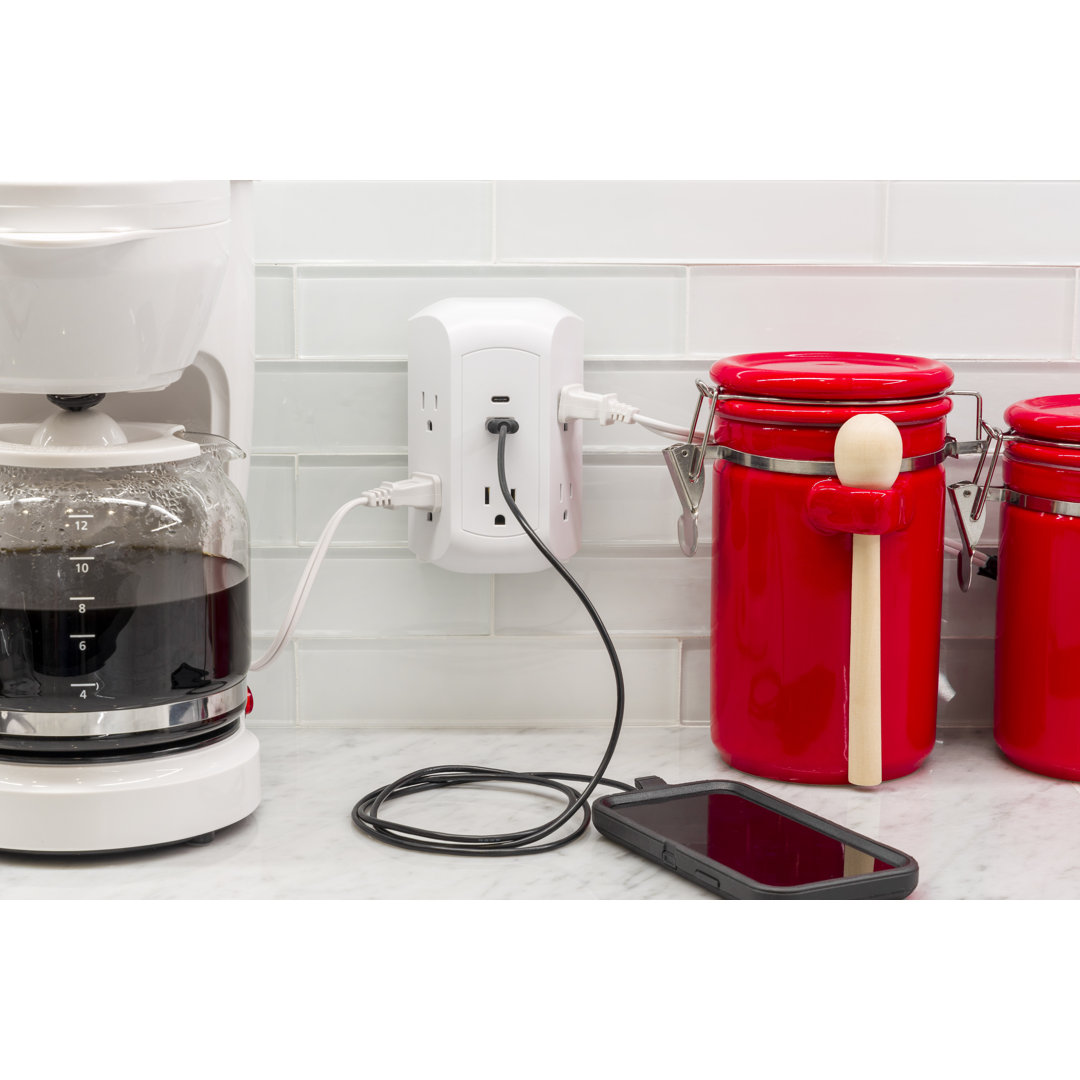 34 Tamper Resistant Duplex Outlet with USB Port GE