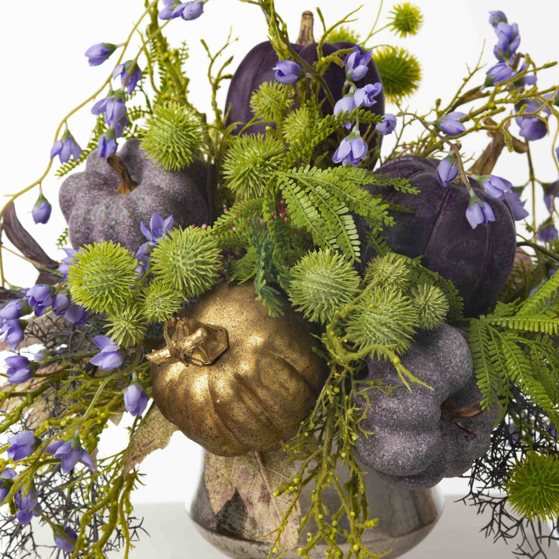 Arrangements floraux mixtes dans un vase