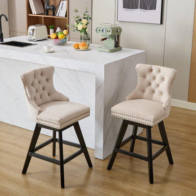 Chaises de bar pivotantes avec velours beige, intérieur en mousse douce - de 2 pour la salle à manger, coussin de détente à dossier incurvé, pieds en bois beige, pièce