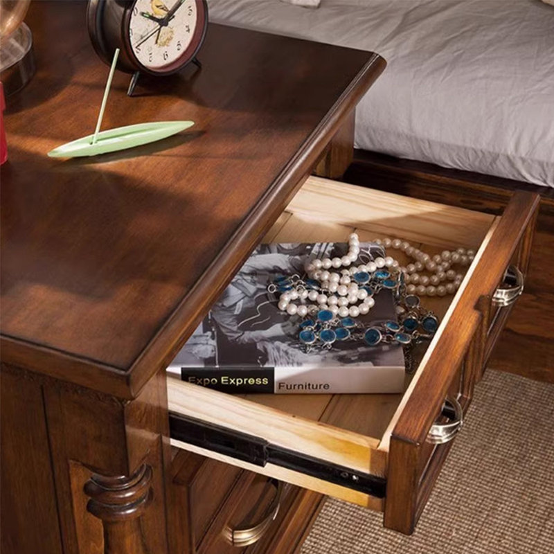 Demarcio Accent Chest