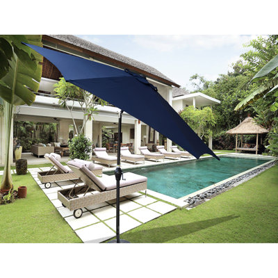 Parasol de patio extérieur bleu marine de 9 pi - poteau et nervures en acier, mécanisme d'inclinaison et de manivelle pratique, évent intégré avec ouverture simple et robuste, auvent avec ventilation