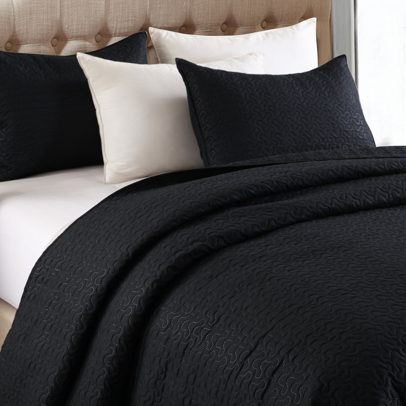 QSM02 Quilt, King Quilt + 2 King Shams, Black