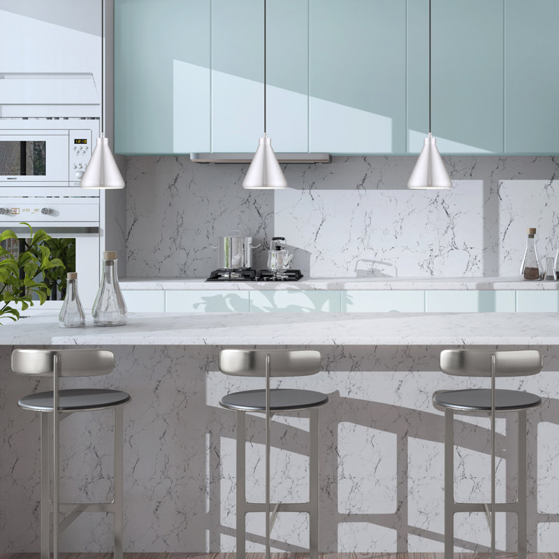 Luminaire suspendu conique à 1 lumière Schultz, Aluminium brossé, H 14 po x l 7 po x P 7 po