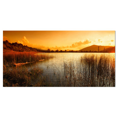 «Calm Evening with Lake and Mountains», reproduction de photo sur toile tendue encadrée
