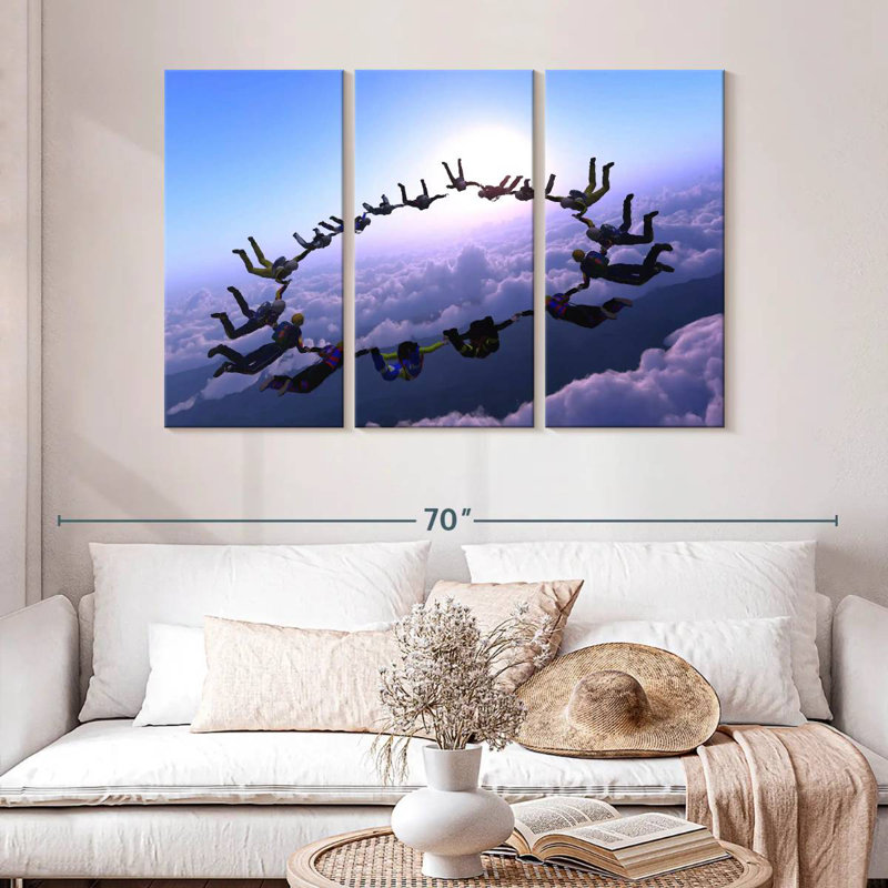Sireci Extreme Skydiving, 32" H x 50" W